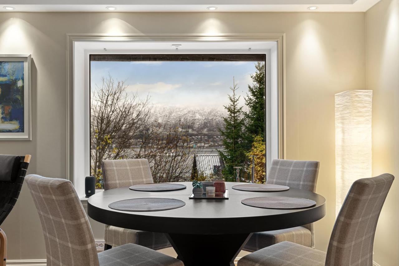 Cozy Elegant 2Bedroom Apt W/Parking And Nice View トロムソ エクステリア 写真