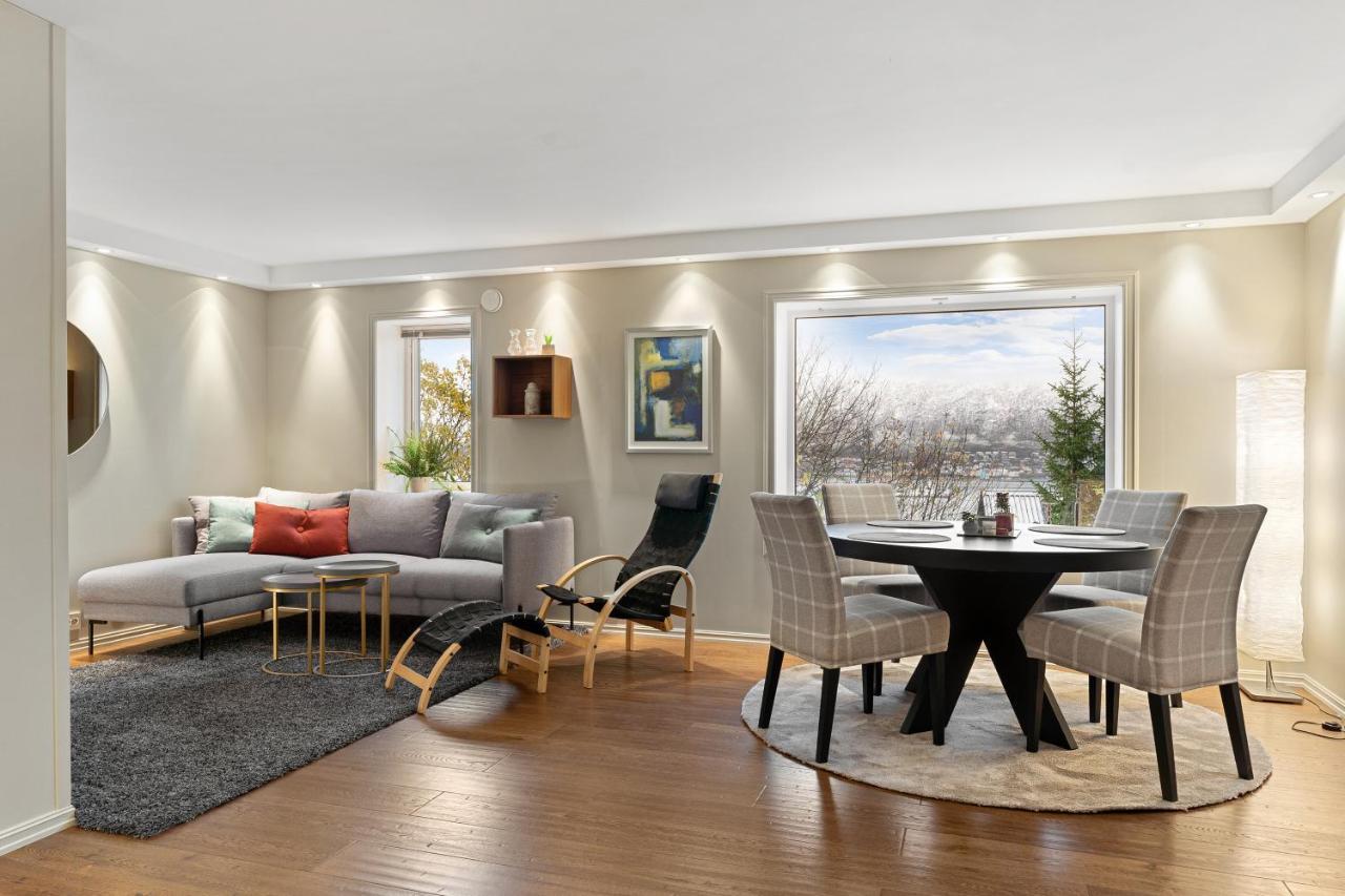 Cozy Elegant 2Bedroom Apt W/Parking And Nice View トロムソ エクステリア 写真
