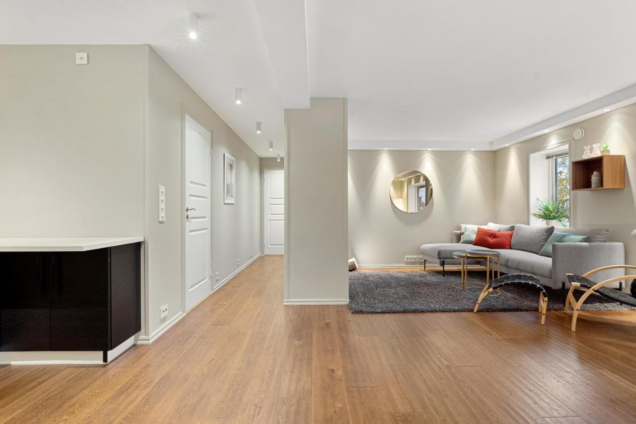 Cozy Elegant 2Bedroom Apt W/Parking And Nice View トロムソ エクステリア 写真